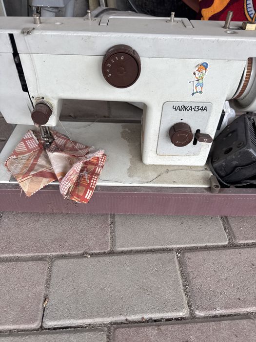 Швейная машина Чайка