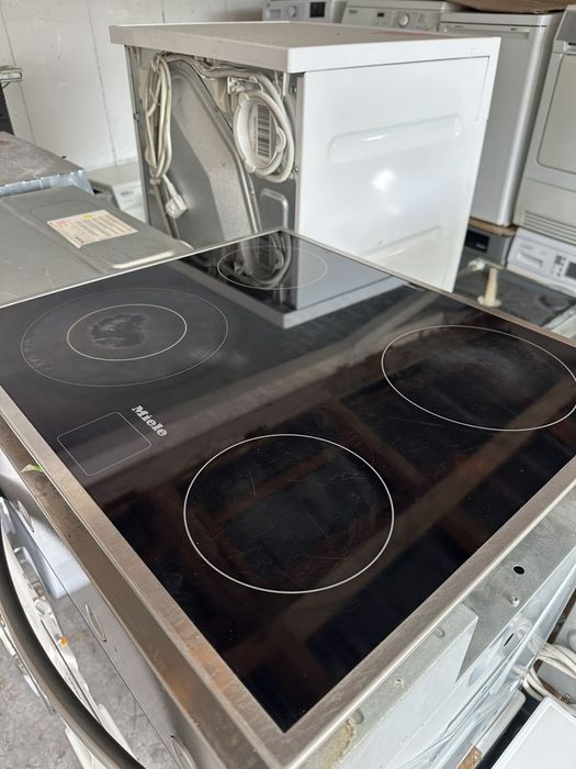 Печка +гаранция 1 година. MIELE, Конвекция. Керамичен плот. Безплатна доставка за София