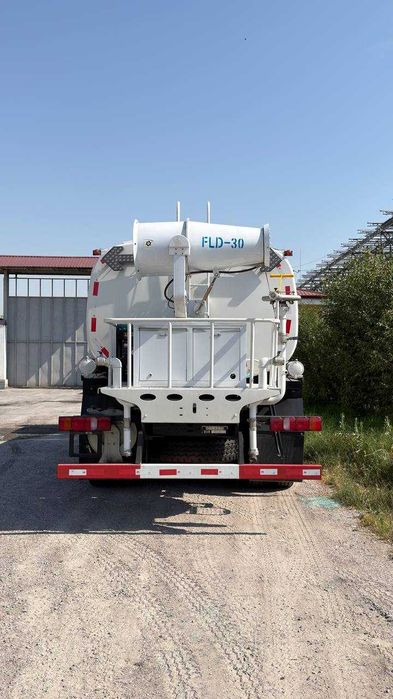 Водовоз vodovoz Howo 18куб VODOVOZ 18kub 2026 Кредит бор