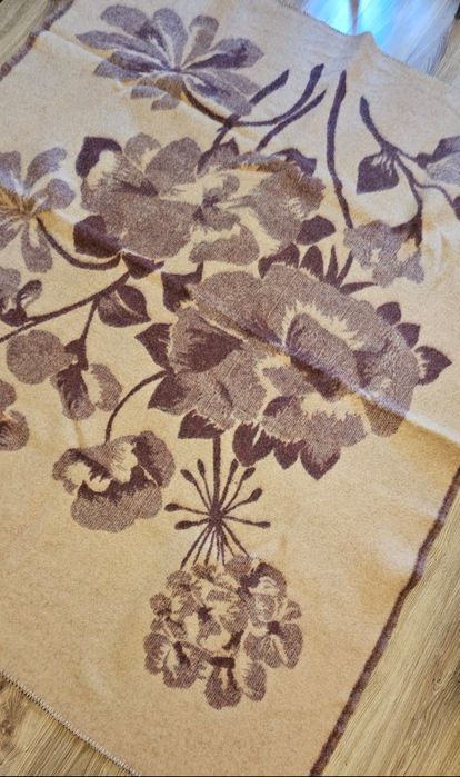 Ново двулицево вълнено одеало 190/160