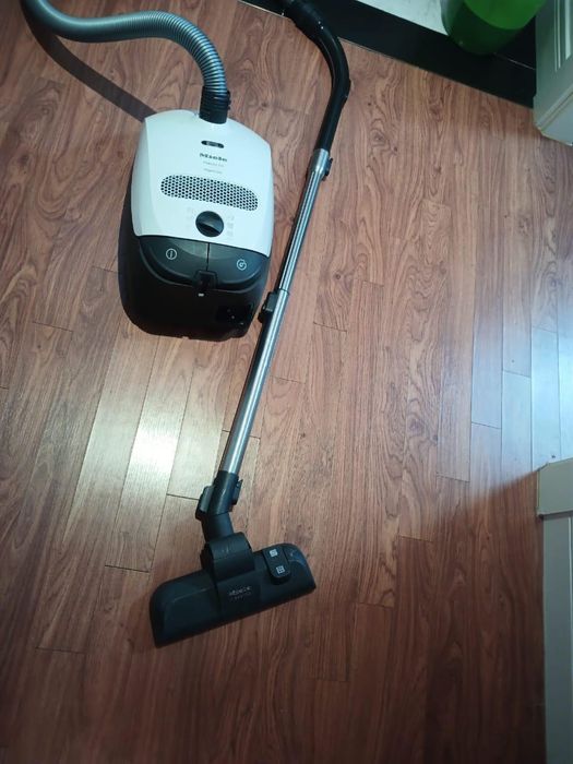 Пылесос Miele classic c1
