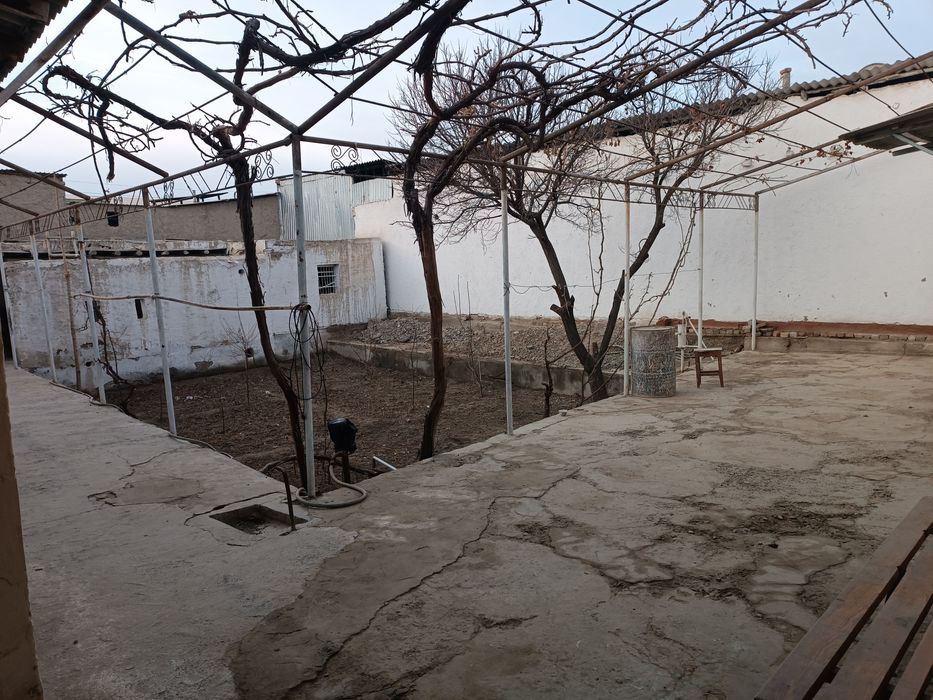 Katta yól yoqasida Hovli sotiladi,