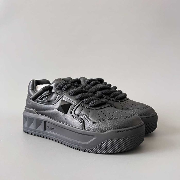 Валентино One Stud 38-ми номер - НАЛИЧНИ