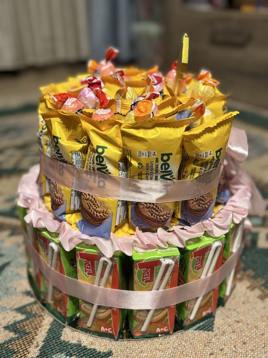 Torturi din dulciuri ambalate