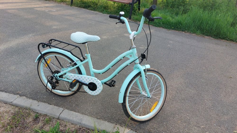 Bicicletă pentru fetițe