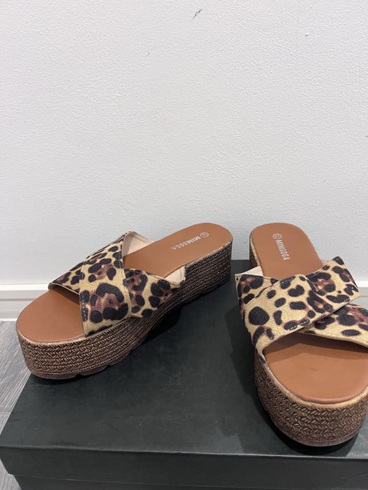 Дямски сандали и чехли