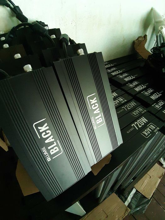 Lumii Black 720w led grow light