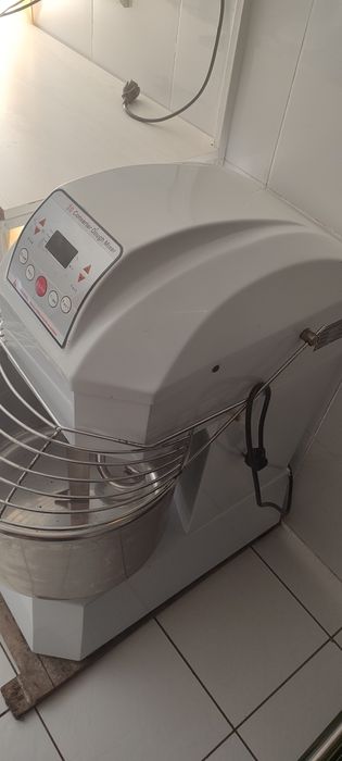 Продам тестомес не 25кг