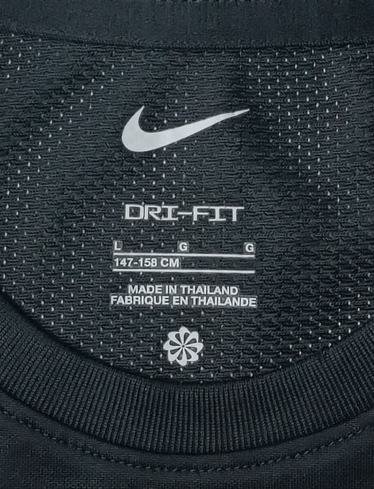 Nike DRI-FIT Tee оригинална тениска ръст 147-158см Найк спортна черна фланелка