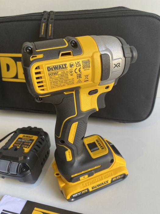 Импакт / Винтоверт DeWALT DCF887 18V XR + Батерия , Зарядно и Чанта