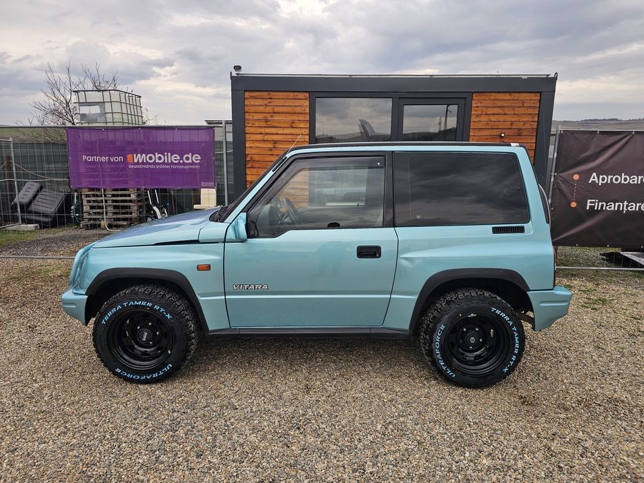 Suzuki Vitara, 1.6 Benzina, 4x4, Clima automata, Reductor  Cauciucuri A/T uri Jante concave  Posibil Rate ***