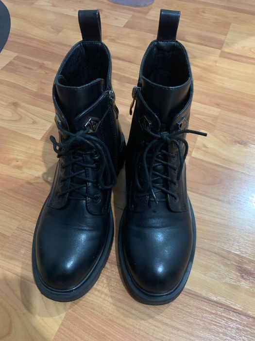 Продаются ботинки осень-весна