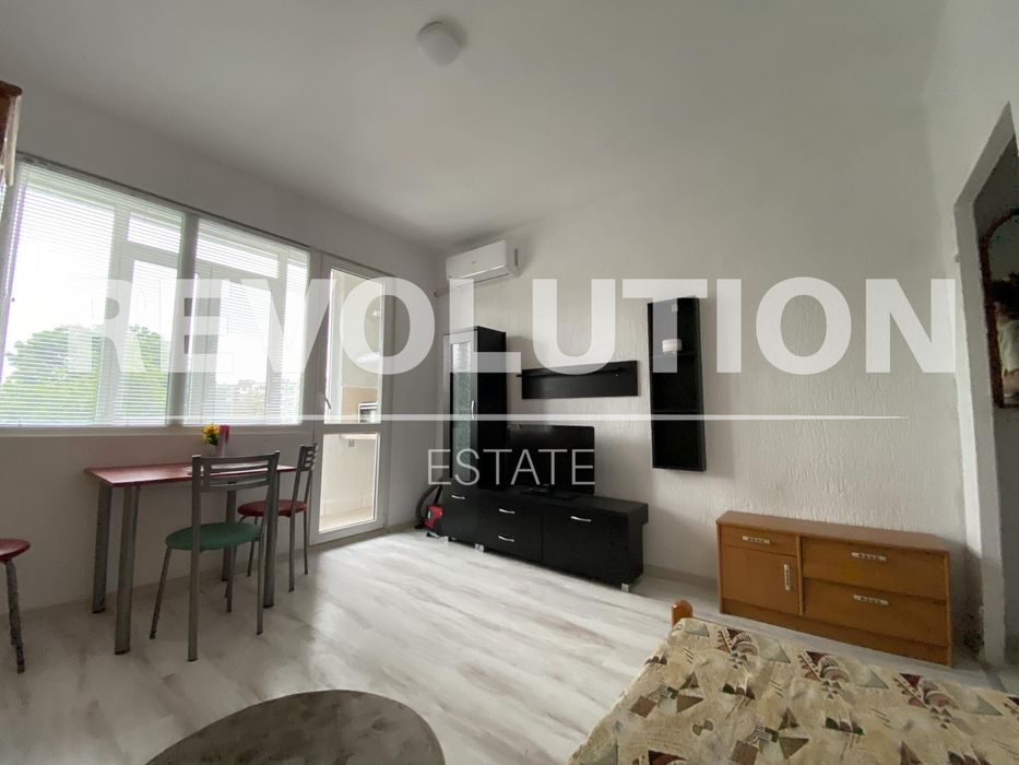 Дава се под наем Едностаен апартамент в Варна, Цветен квартал - 20 кв.м за 300 € - Снимка #2