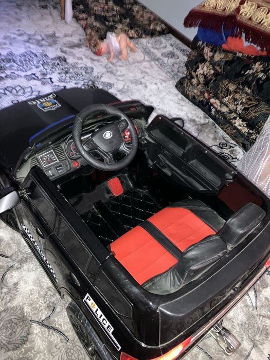 Детская машина электромобиль