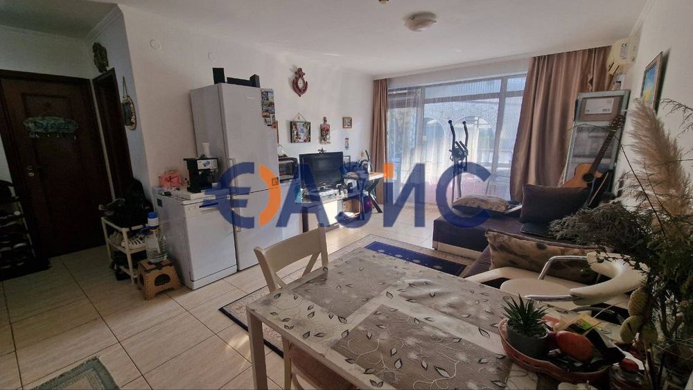 Продава се Двустаен апартамент в Свети Влас - 54 кв.м за 879 €/кв.м - Снимка #2