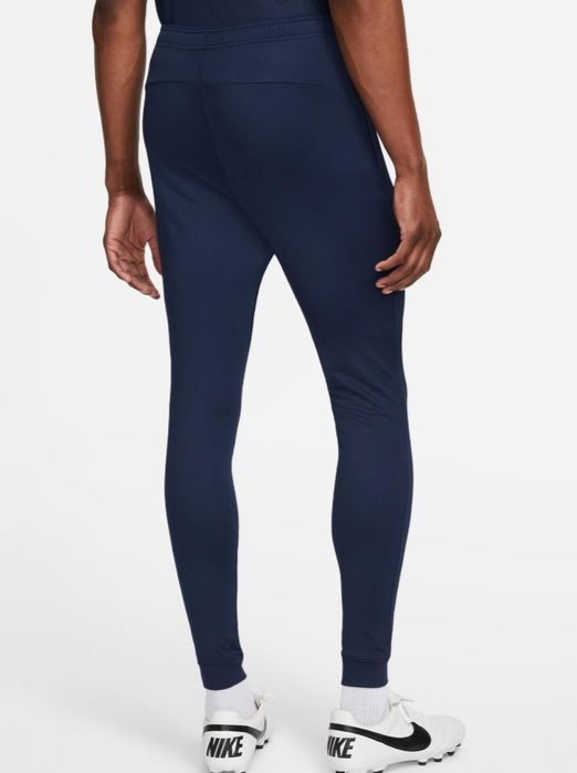 Оригинално долнище на Nike - Chelsea! S размер