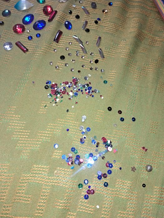 Пайетки и стразы для творчества