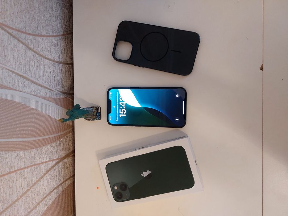 Продам iphone 13 128gb
