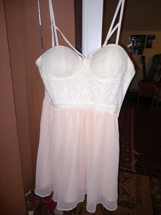 rochie alb cu roz