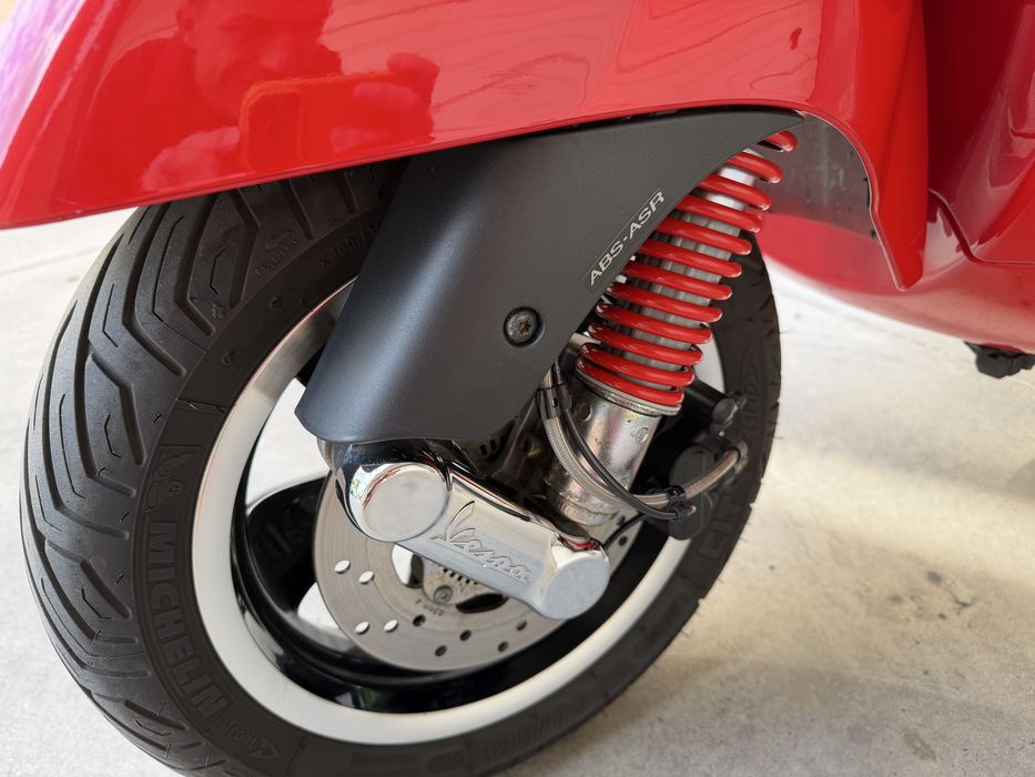 Vespa GTS Super 300