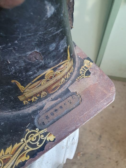 Masina de cusut veche .