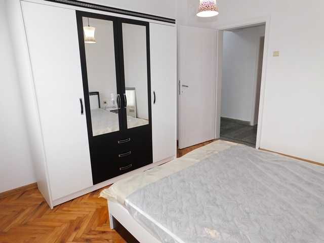 Дава се под наем Тристаен апартамент в Търговище, Център - 80 кв.м за 382.5 € - Снимка #7