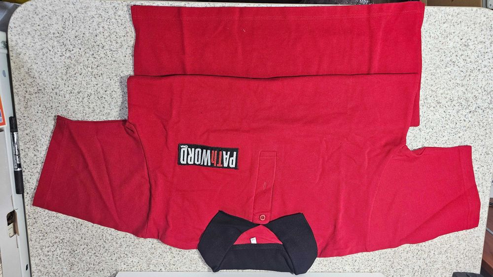 костюм новый голубой