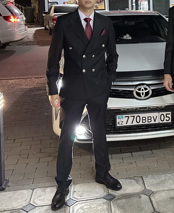 Продам костюм тройка