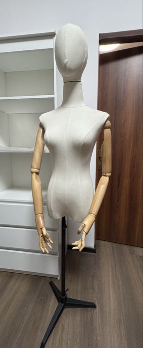 Продам маникены 2 шт