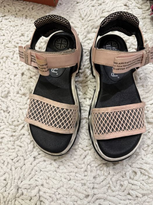 Детская обувь размер 33-34.