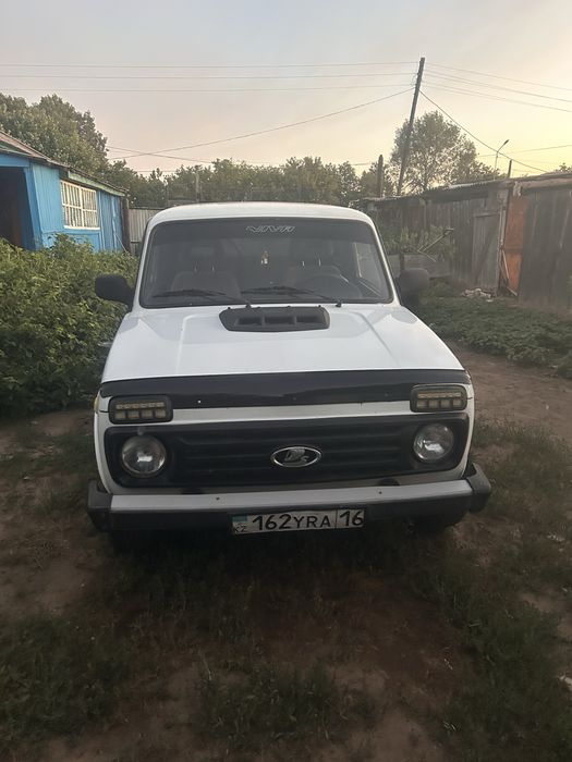 Продаеться нива 4х4