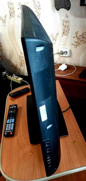 Телевизор    б у .