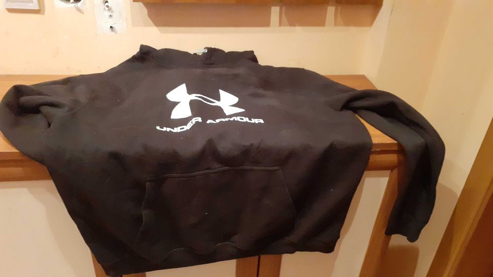 Суитшърт under armor