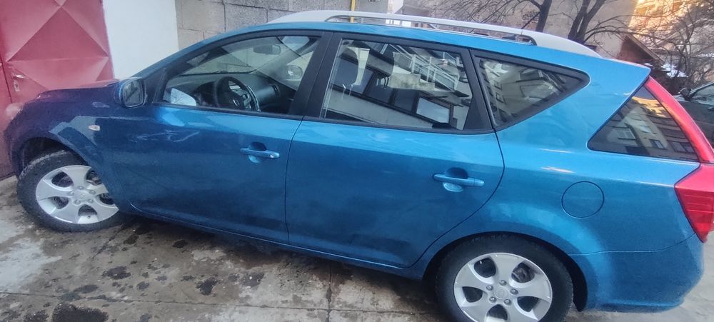 Kia ceed 2012г.син цвят комби