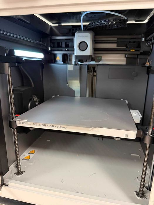 Imprimantă 3D Bambu Lab X1-Carbon (X1C) Combo + AMS | Accesorii & Plăci | Factură B2B