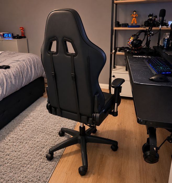 Scaun gaming X Rocker – stare excelentă, pistonul pare să fie blocat