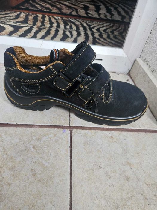 Sandale de protecție Uvex S1 SRC, mărimea 41, NOI, model 6980.8