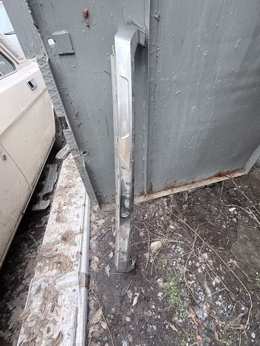 Автозапчасти молдинг