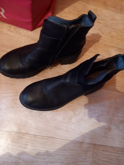 Продам ботильоны зимние