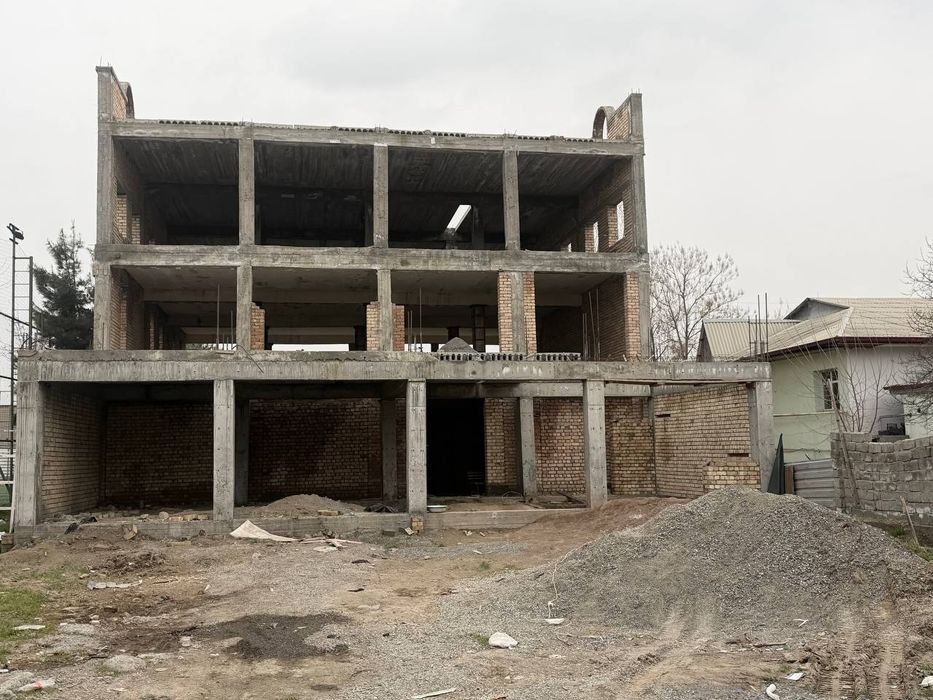 Qurulishi tugalanmagan bino sotiladi