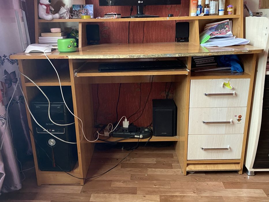 продам компьюторный стол