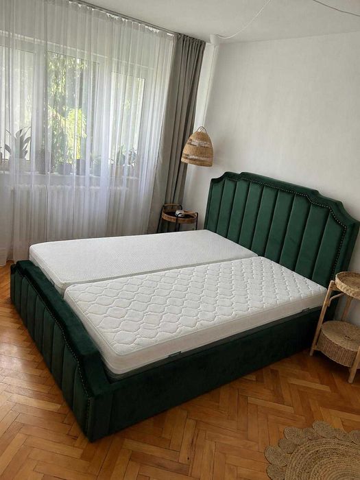 Pat tapițat verde smalard din catifea 160x200 cm + 2 saltele Jysk