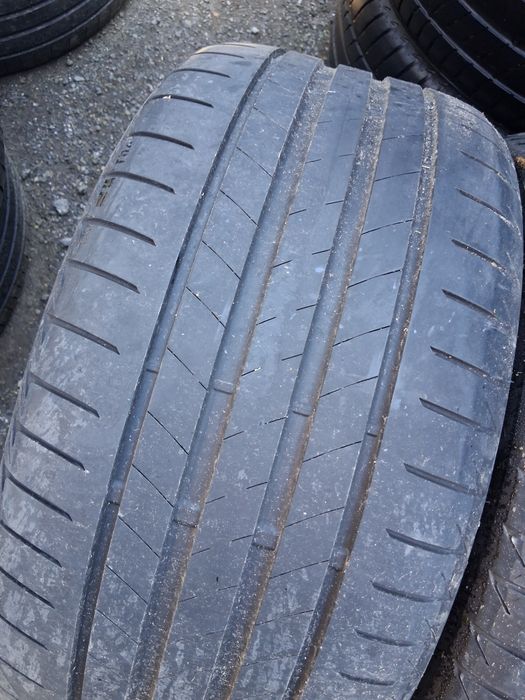 255 40 18 Bridgestone  2бр летни дот 2021г