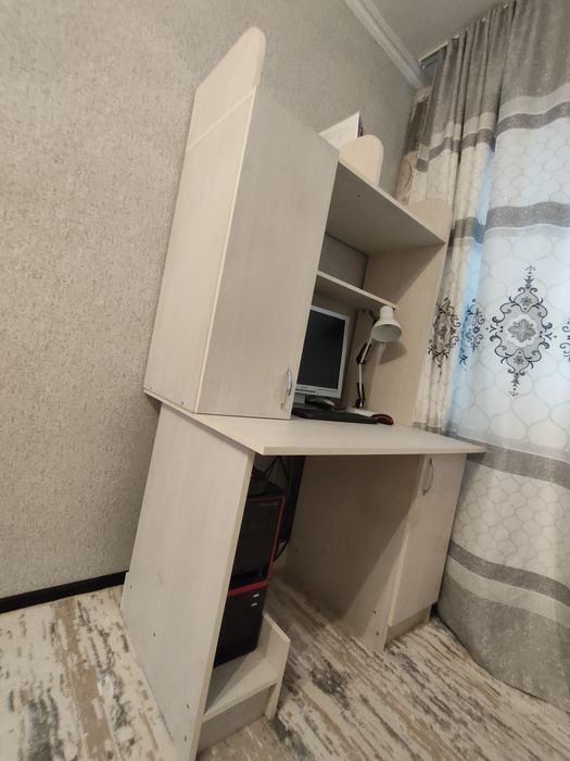 Продаю ком. стол