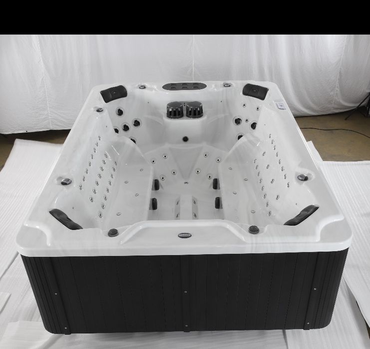 Джакузи   Градинско 12 места , 2 години гаранция нагревател 40 градуса