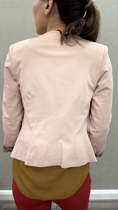 Продам пиджак 42 размер