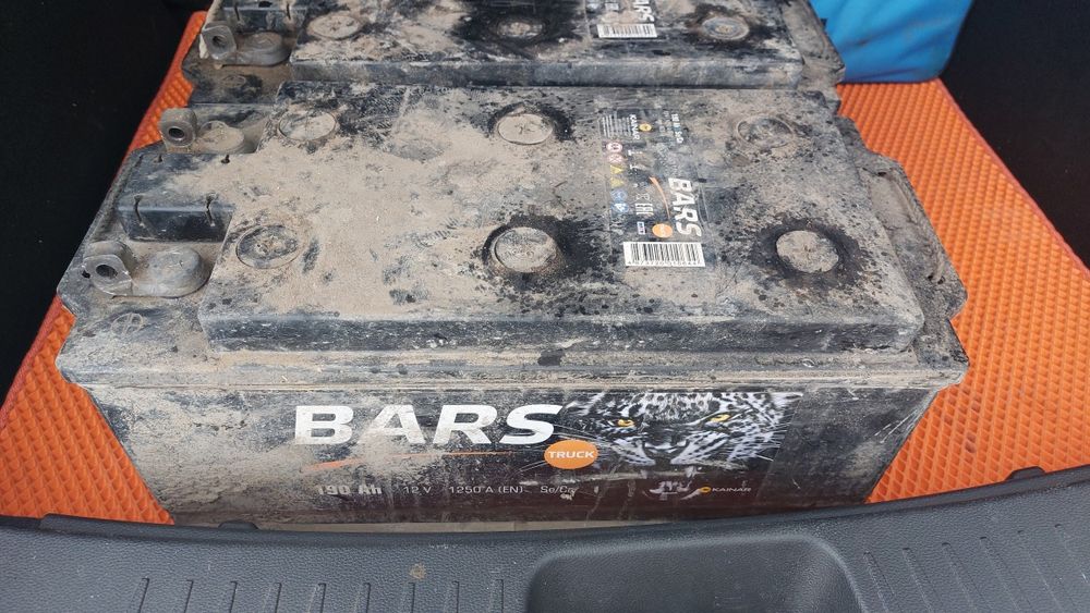 Продам 2 АКБ 190