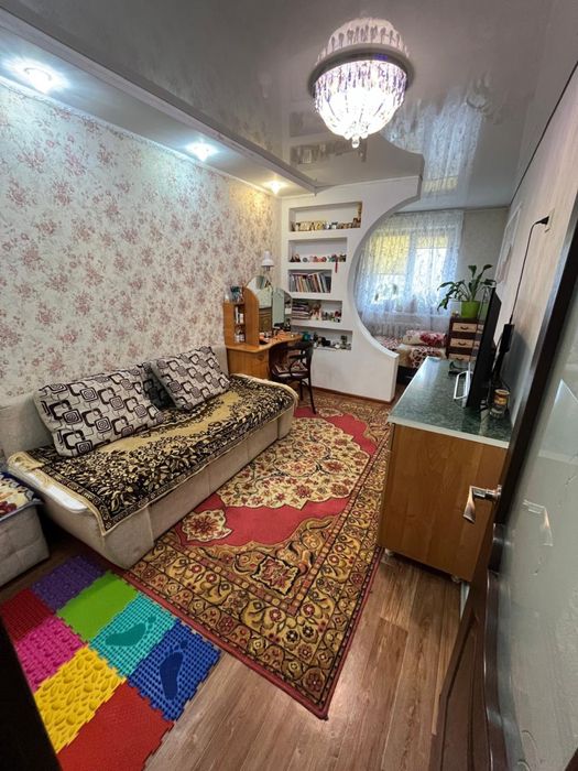 Продаетя 2 ком квартира р-не Уюта