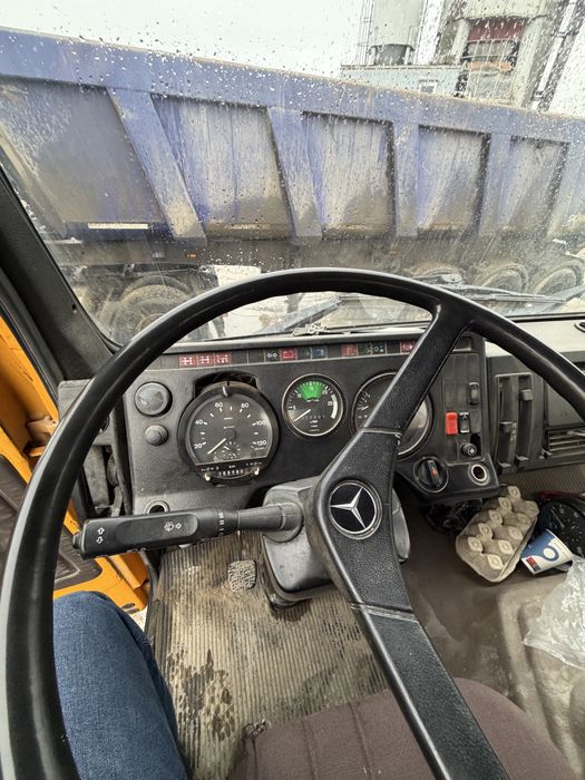 Autobetoniera cu pompa de beton