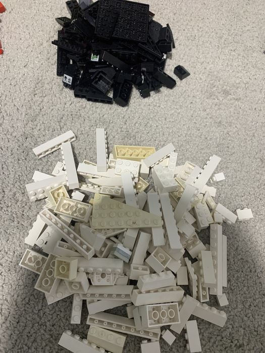 Lego Vrac Aproximativ 2 kg + Figurine